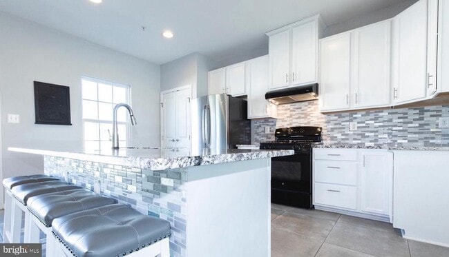 Building Photo - 18540 Hickory Meadow Dr