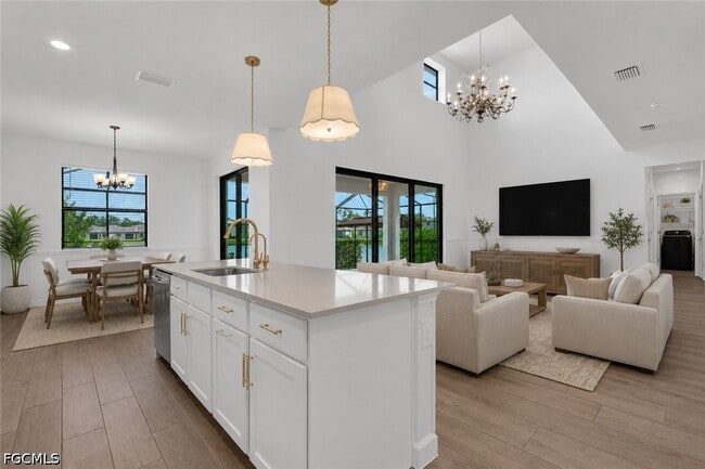 Building Photo - 10883 Timber Creek Dr