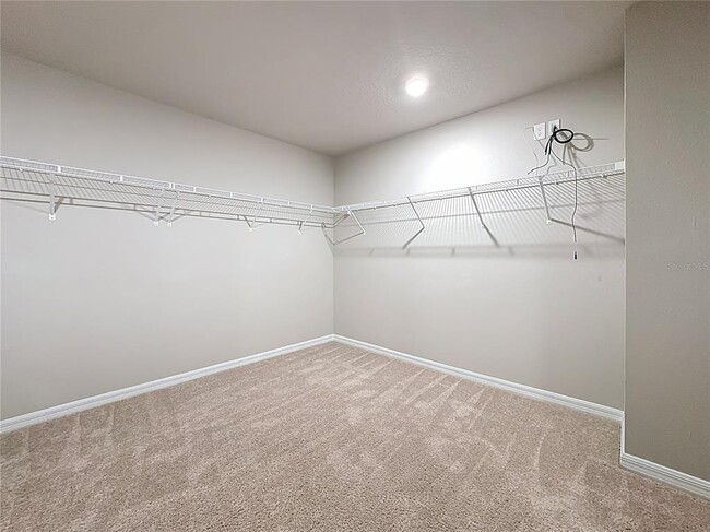 Building Photo - 5251 Meredrew Ln