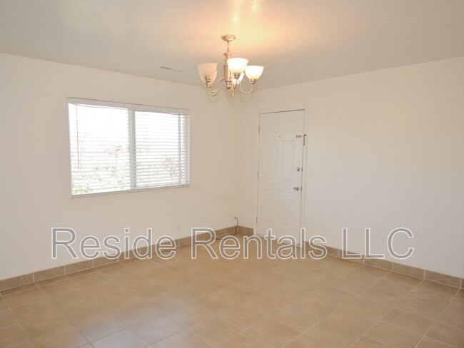 Building Photo - 257 W 600 N