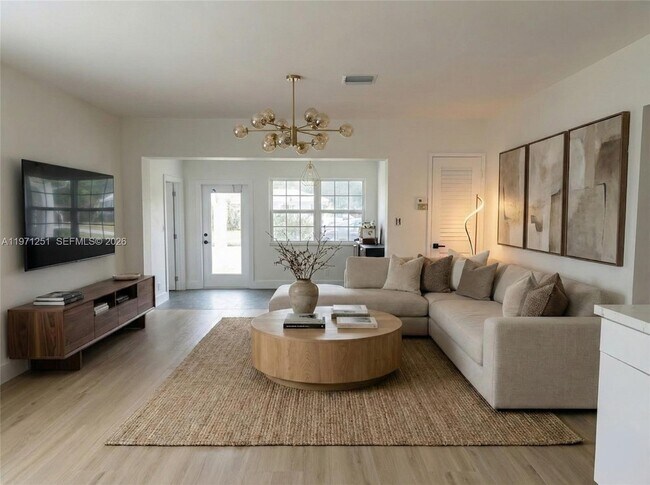 Building Photo - 1701 SW 13th Ct