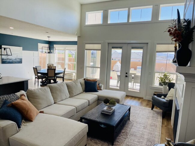 Building Photo - 997 Willow Breeze Ln