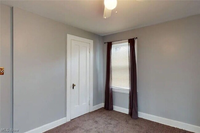 Building Photo - 3549 Bainbridge Rd