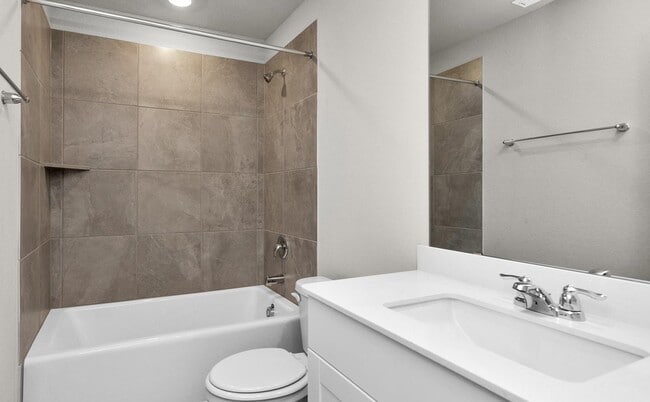 Building Photo - 18612 Hillswood Dr