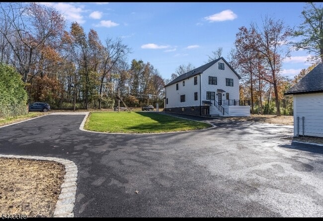 Building Photo - 76 Burnet Rd