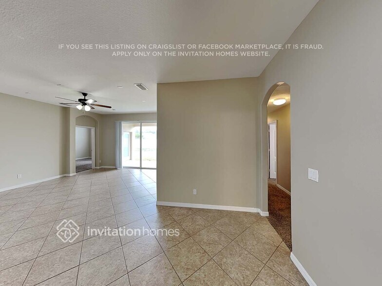 Building Photo - 3208 43rd Ave E