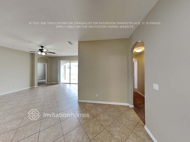 Building Photo - 3208 43rd Ave E