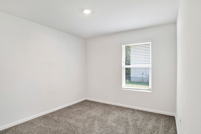 Building Photo - Beautiful 2023 Build Home, available now f...