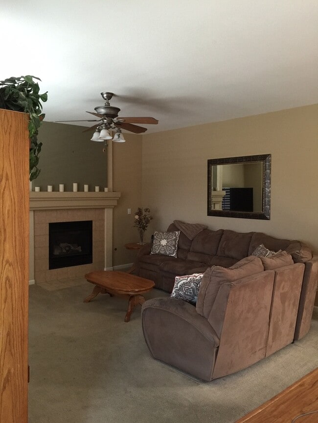 Building Photo - Spacious two-story home featuring 4 bedrooms and 3 full bathrooms (1 bedroom and 1 bathroom downs...