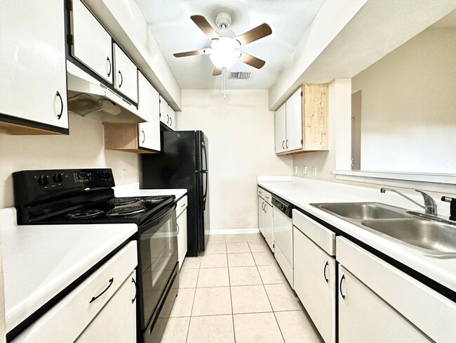 Building Photo - 815 Boynton Beach Blvd