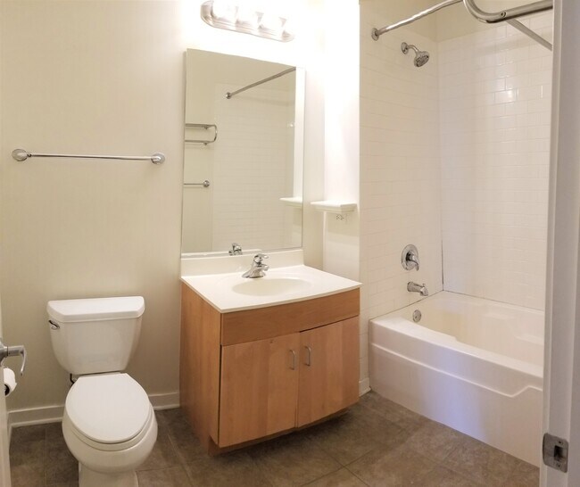 Building Photo - 1258 S Blue Island Ave