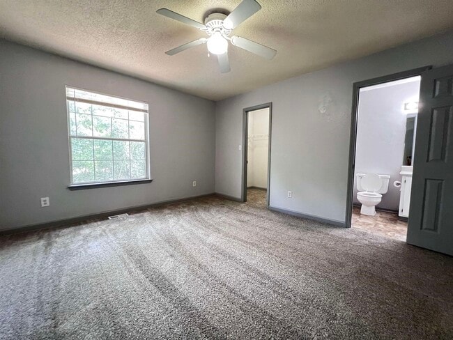 Building Photo - 1406 Golden Park Ct