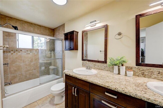 Building Photo - 11138 Aqua Vista St