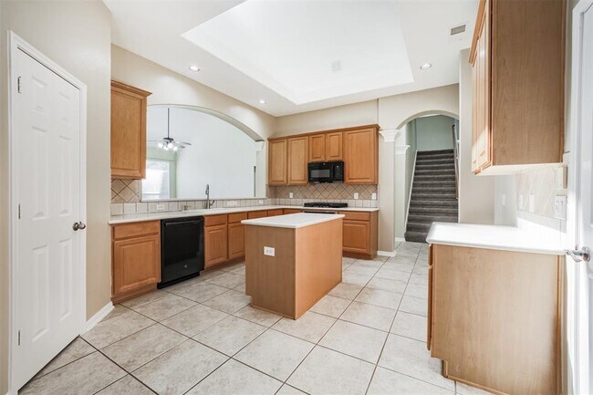 Building Photo - 15810 Cypress Hall Dr