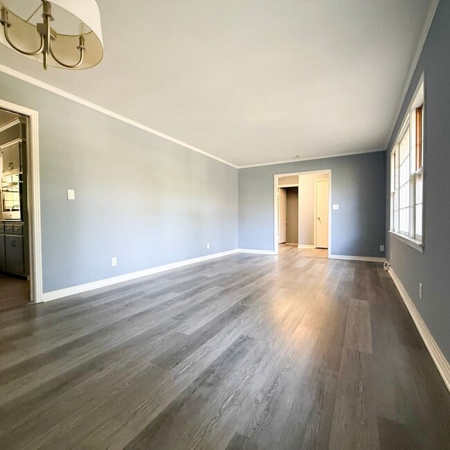 Building Photo - Updated 3-Bedroom with Bonus Room, Deck & Screened-In Porch