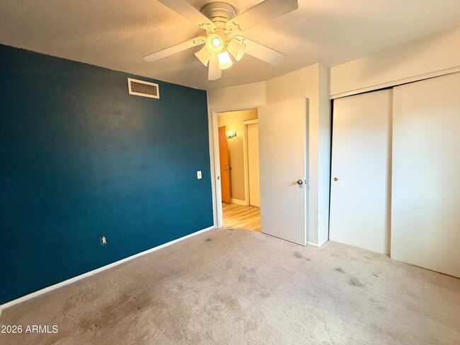 Building Photo - 1902 E Sandra Terrace