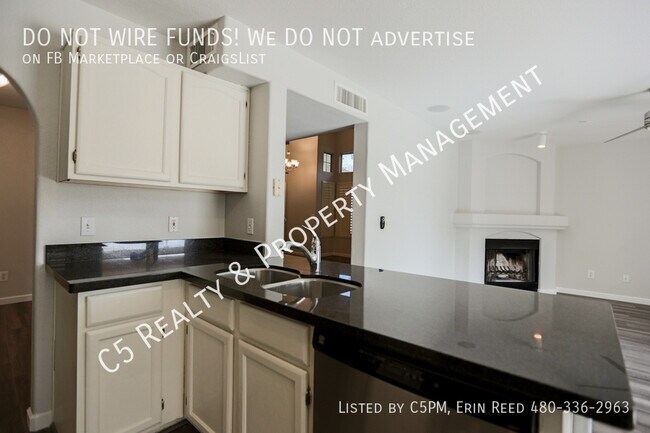 Building Photo - 3131 E Cottonwood Ln