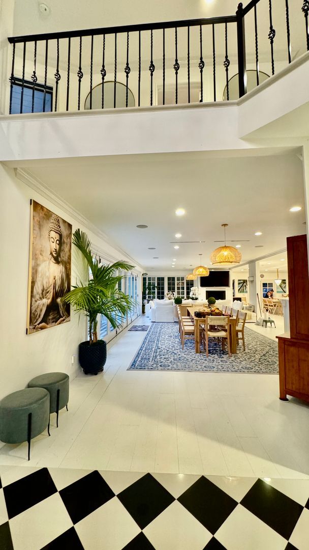 Building Photo - 1423 Floresta Pl