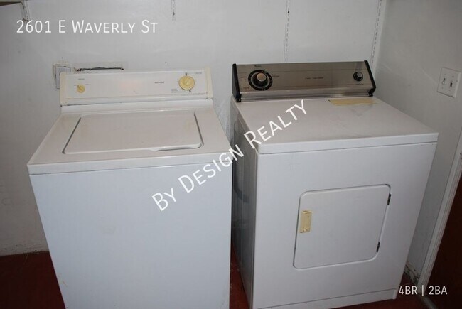 Building Photo - Blenman-Elm 4 Bed 2 Bath - Reserve NOW for March 2026 or Later