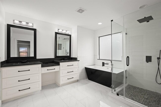 Building Photo - 8717 Panadero Dr