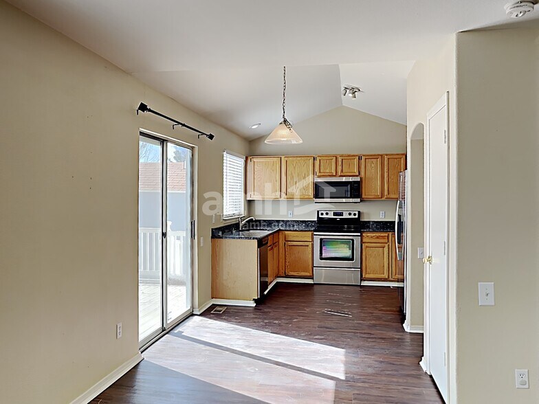 Building Photo - 2768 S Cathay Ct