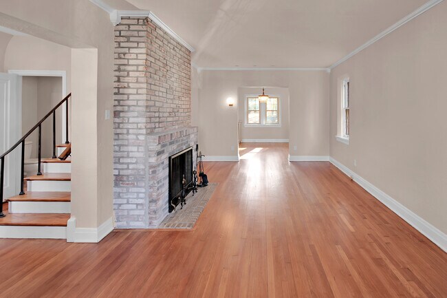 Building Photo - 7428 Cornell Ave