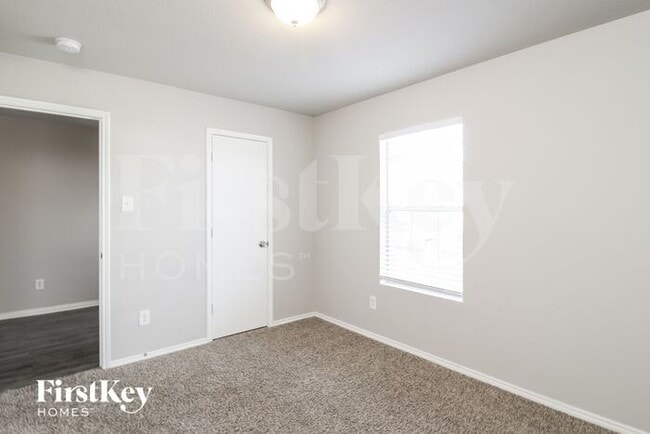 Building Photo - 525 Rosario Ln