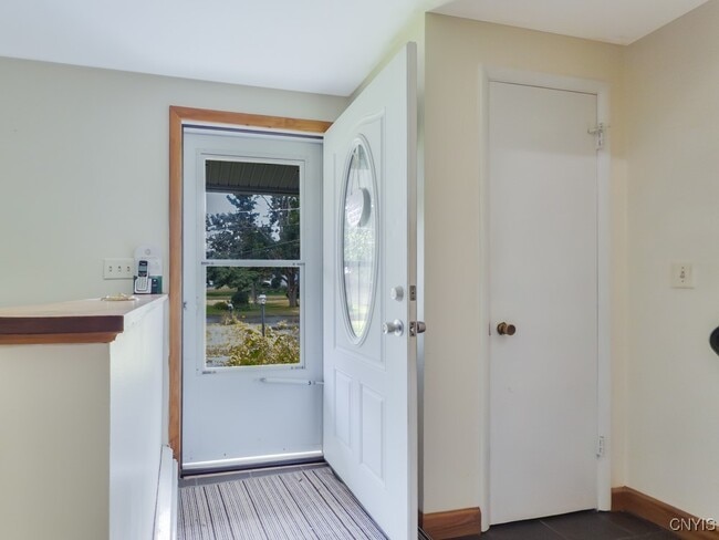 Building Photo - 7189 Coventry Rd N