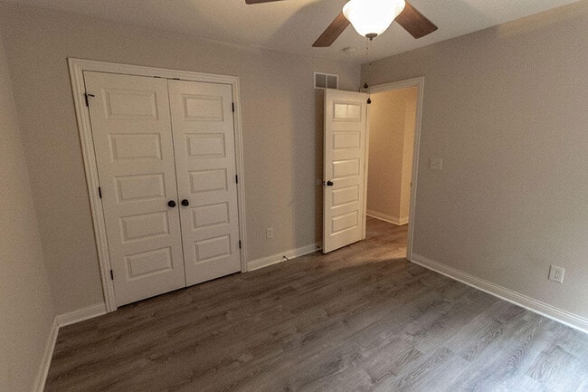 Building Photo - 4614 Dehaven Dr