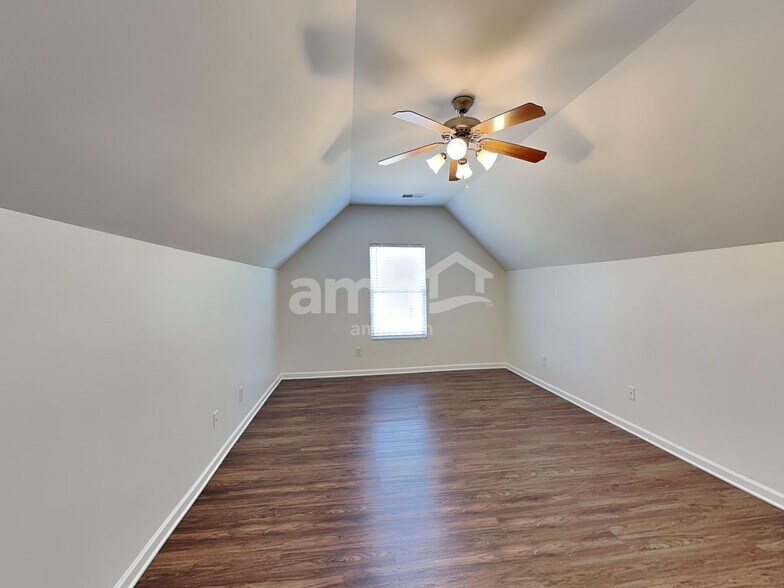 Building Photo - 16112 Stuarts Draft Ct