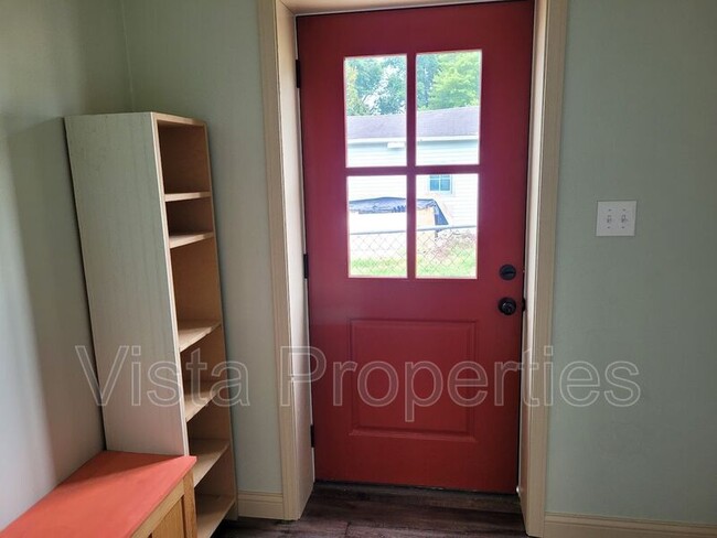Building Photo - 4208 Lees Ln