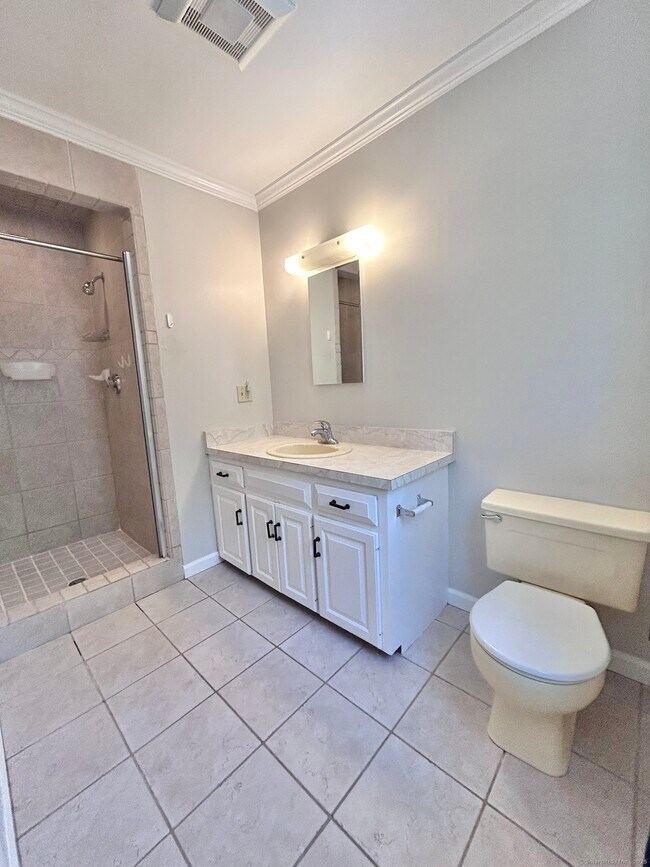 Building Photo - 57 Hill Top Trail