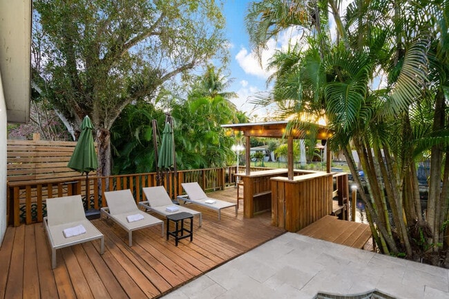 Building Photo - 2065 SW 28th Terrace