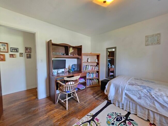 Building Photo - 104 Lee Dr