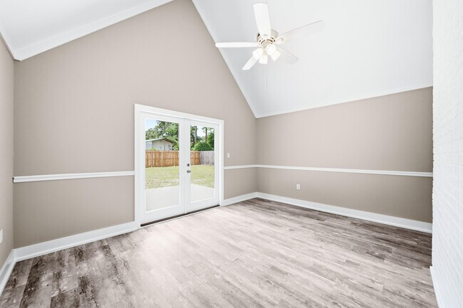 Building Photo - 942 Rue De Palms
