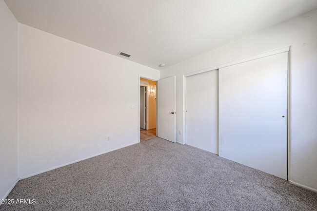 Building Photo - 3211 W Abraham Ln