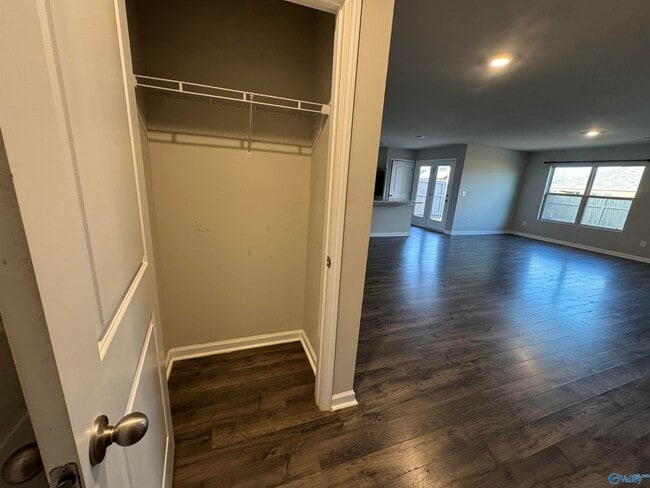 Building Photo - 117 Hank Ct