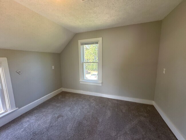 Building Photo - 761 Brooks St