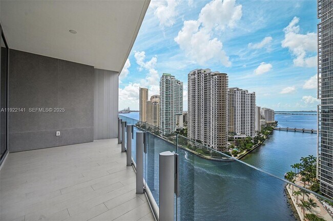 Building Photo - 300 S Biscayne Blvd