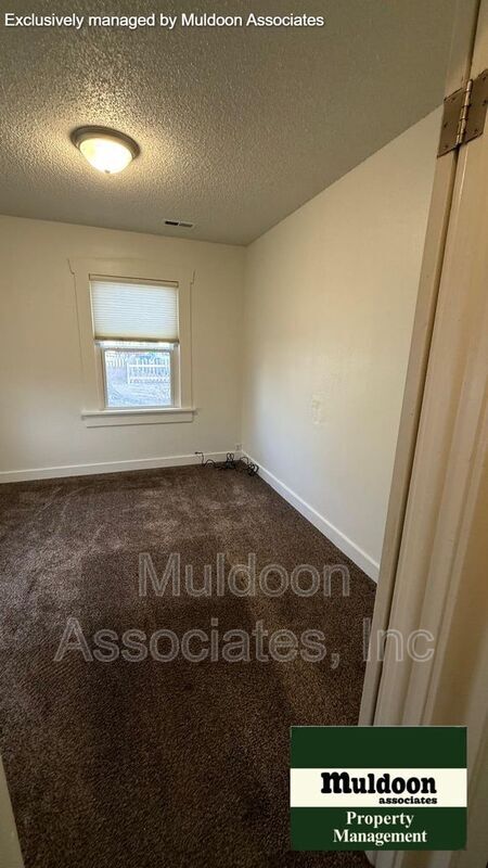 Building Photo - 1137 Van Buren St