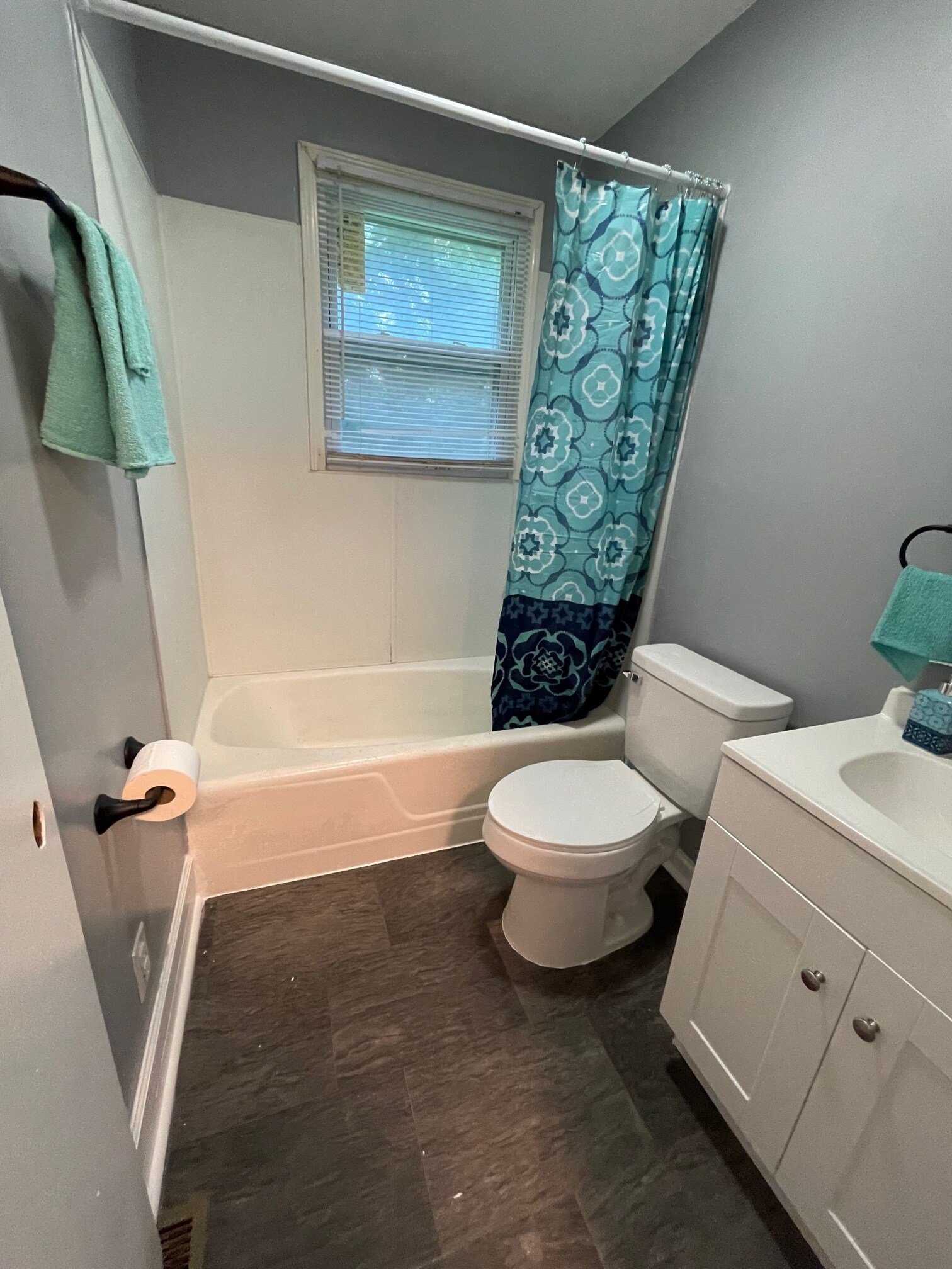 Bathroom - 2665 Orchid Ave