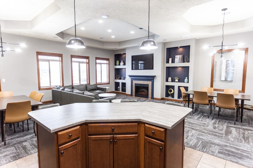 Building Photo - Whispering Woods