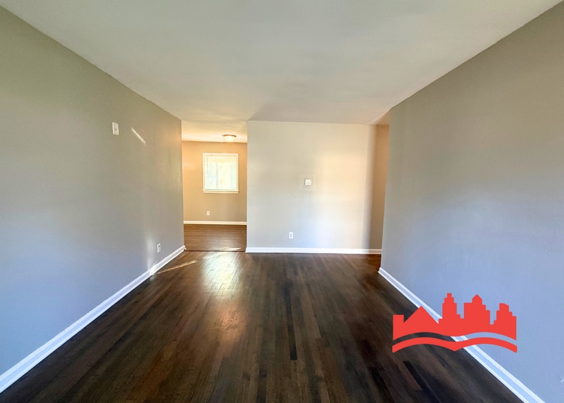 Building Photo - 271 W Levi Rd