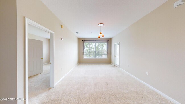Building Photo - 7990 Baymeadows Cir E