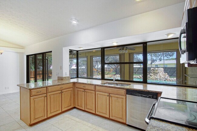 Building Photo - 1273 SW Albenga Ave