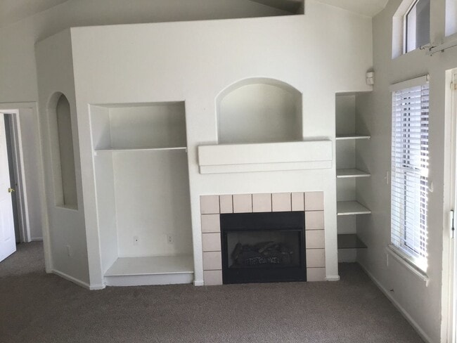 Building Photo - Large 2 bed, 2 bath condo for rent near Anschutz Medical Center