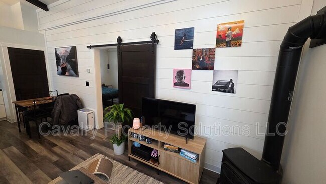 Building Photo - 4213-4213 Trinity Rd