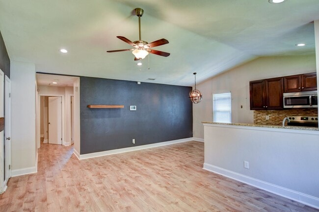 Building Photo - Charming 3-Bedroom, 2-Bath Home in Virgini...