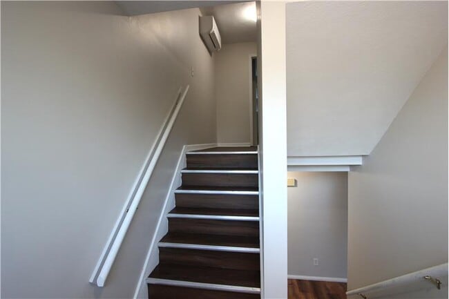 Building Photo - 70 Beach St