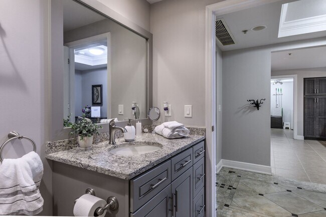 Building Photo - TURNKEY FURNISHED EXECUTIVE RENTAL IN BURN...